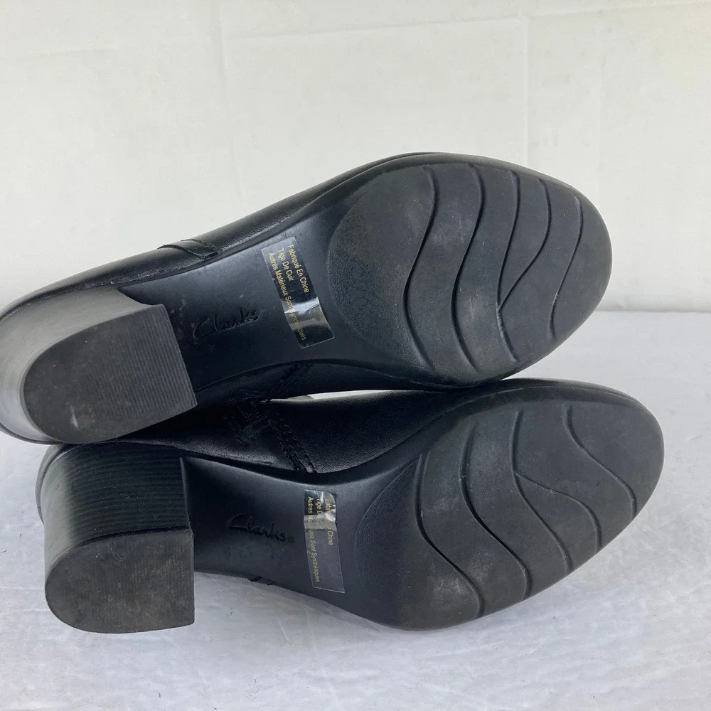 Clarks Ankle Boots Women 7.5 Black Leather Block Heel Side Zip Boho Office - Picture 8 of 8